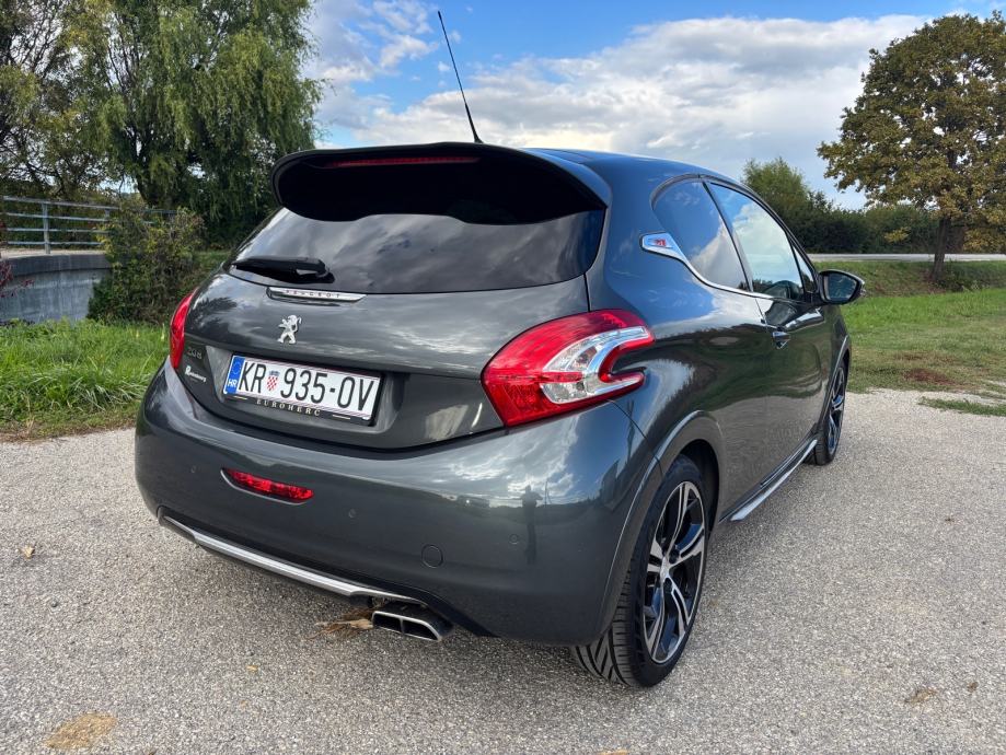 Peugeot 208 1,6 THP GTi, fotografija 6