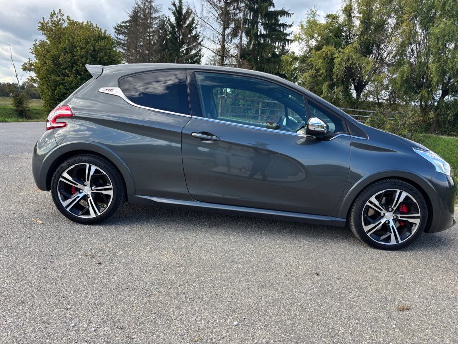 Peugeot 208 1,6 THP GTi, fotografija 5