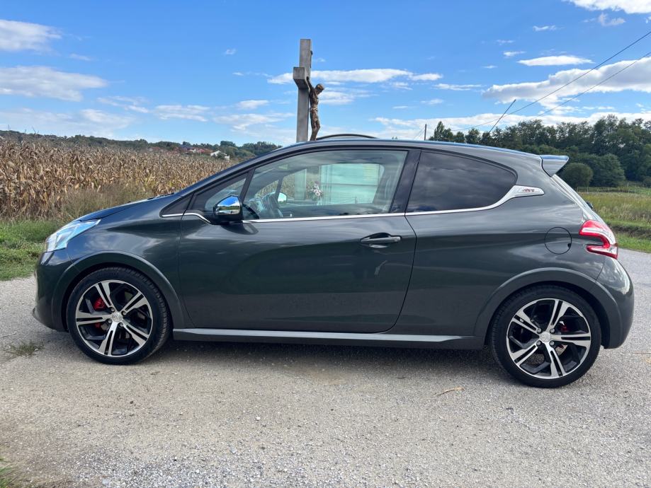 Peugeot 208 1,6 THP GTi, fotografija 7