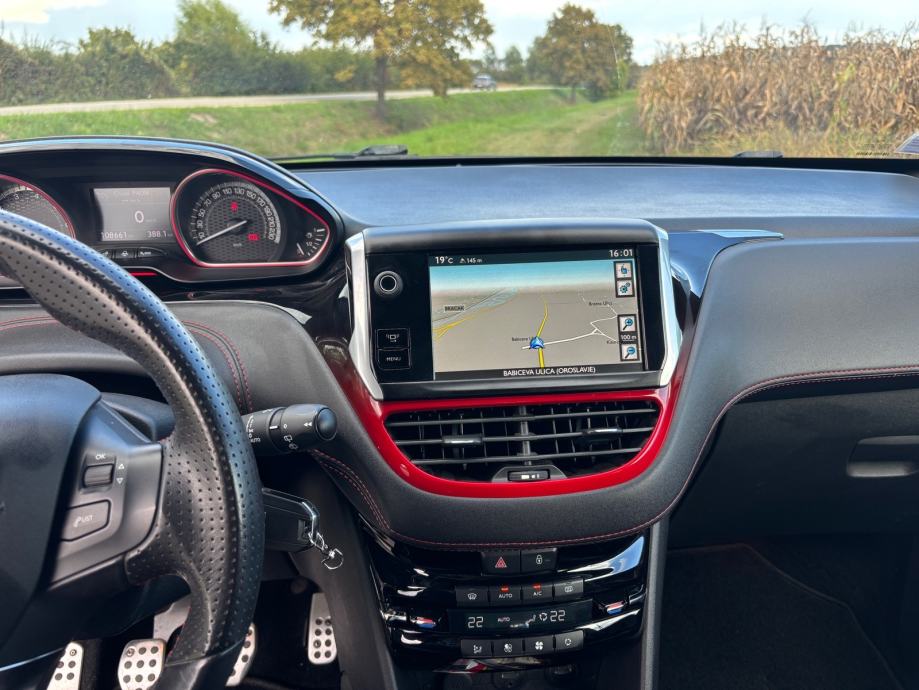 Peugeot 208 1,6 THP GTi, fotografija 14