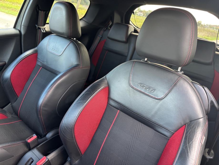 Peugeot 208 1,6 THP GTi, fotografija 15