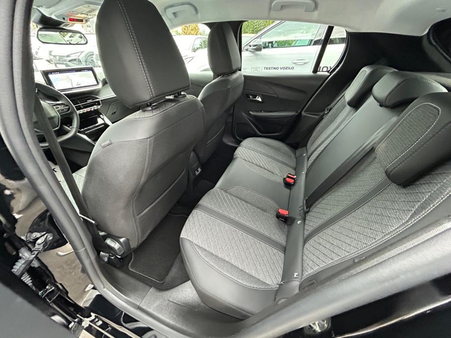 PEUGEOT 208 ALLURE HYBRID 110 e-DCS6 - 2026 - 14000 km - GRATIS REG.!, fotografija 13