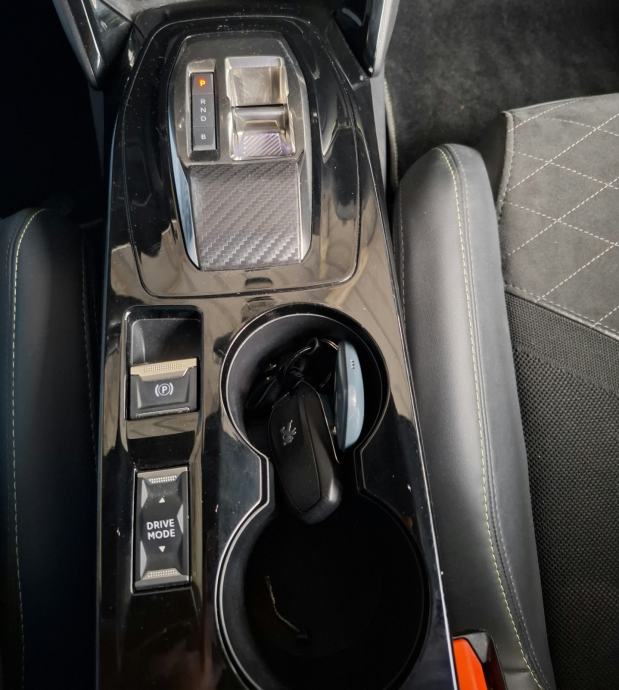 Peugeot 208 e-208 GT SPORT AUTOMATIK ALU NAVI PDC KAMERA FULL LED, fotografija 20