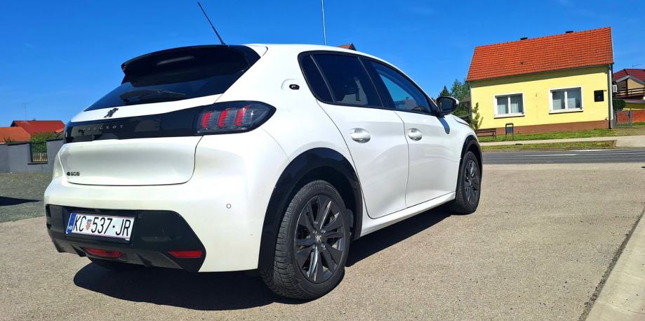 Peugeot 208 e-208, fotografija 6