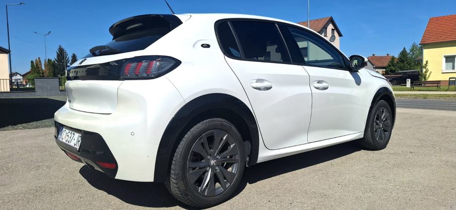 Peugeot 208 e-208, fotografija 7