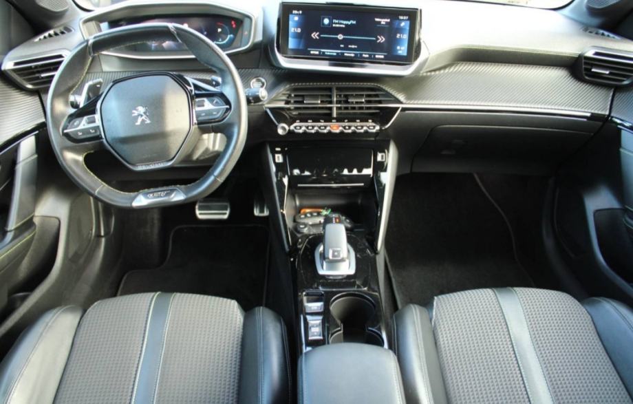 Peugeot 208 GT, 130ks, fotografija 8