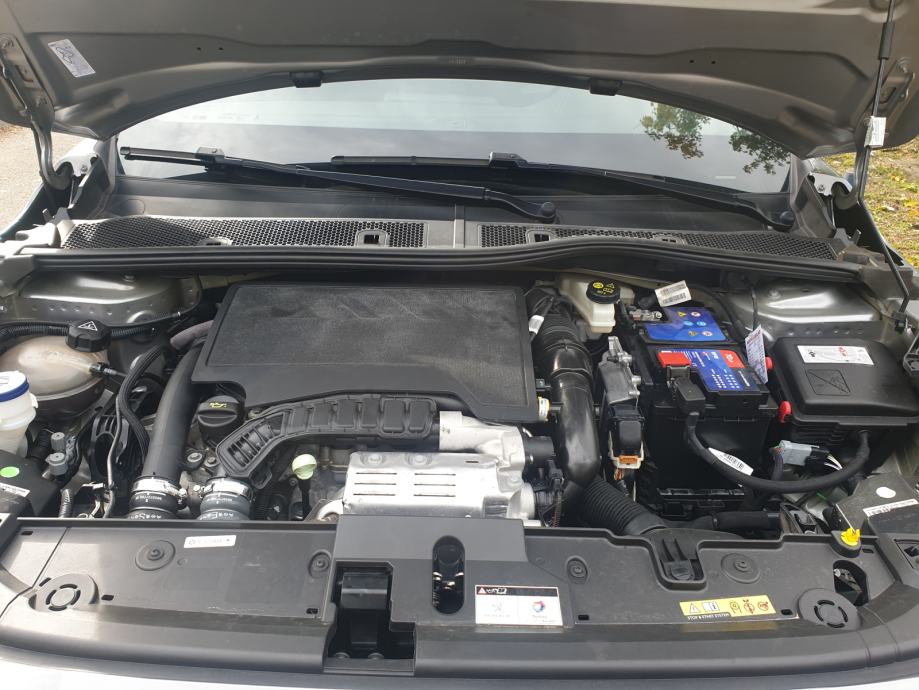 Peugeot 208 GT, 130ks, fotografija 12