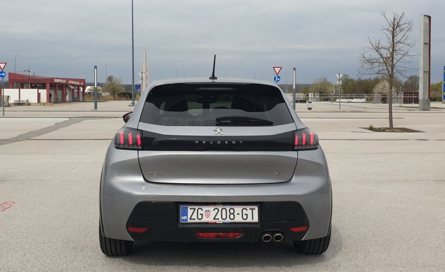 Peugeot 208 GT, 130ks, fotografija 3