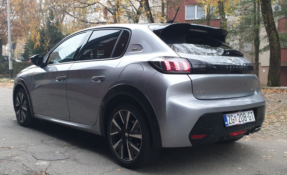 Peugeot 208 GT, 130ks, fotografija 4