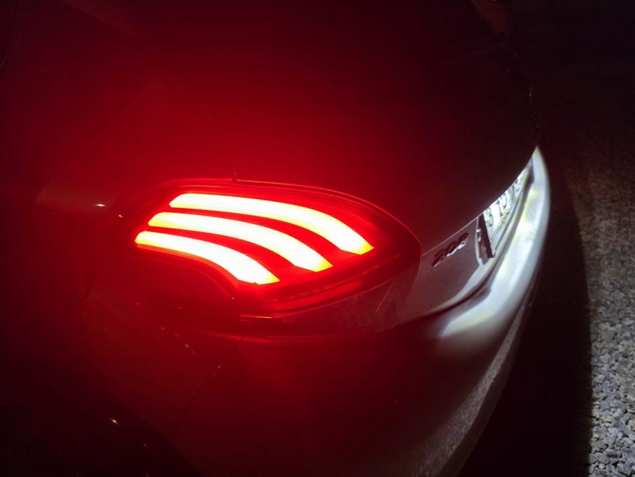 Peugeot 208 GT Line, fotografija 16