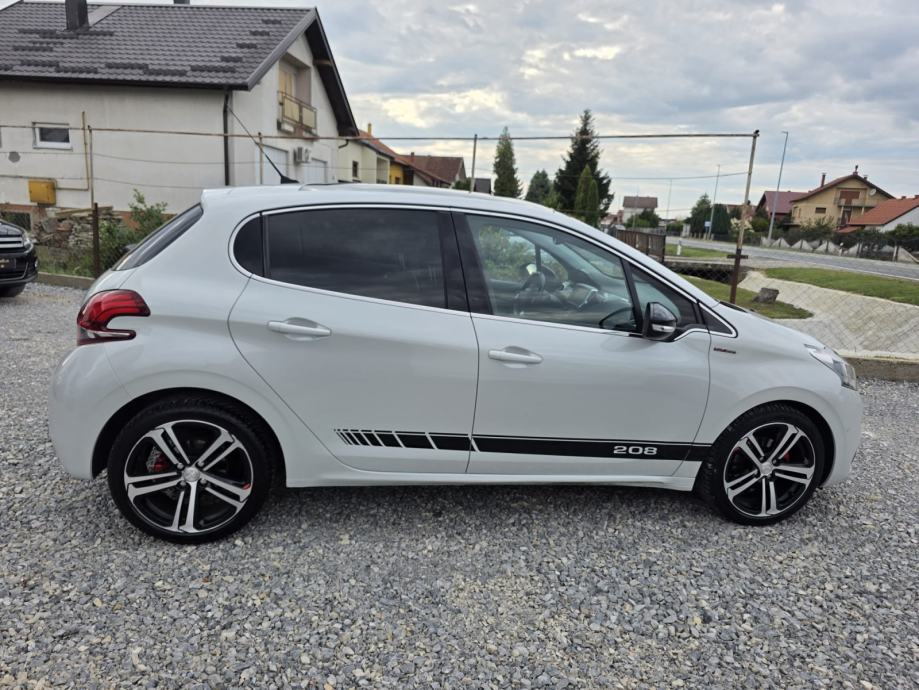Peugeot 208 GT Line, fotografija 8