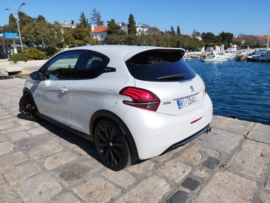 Peugeot 208 Gti by sport, fotografija 15