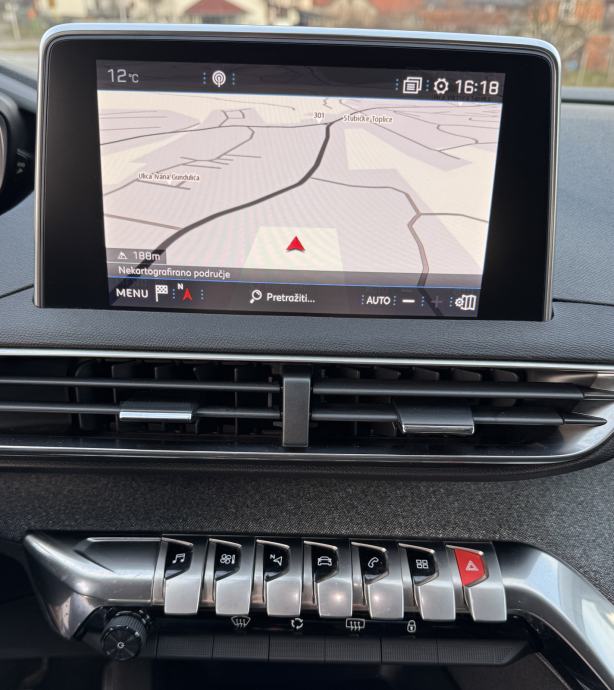 Peugeot 3008 1,2 Allure,god.06/2017,SERVISNA,90000KM, fotografija 19
