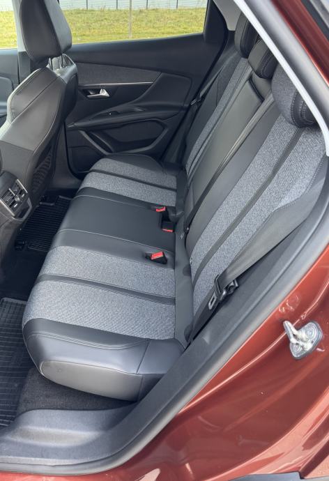 Peugeot 3008 1,2 Allure,god.06/2017,SERVISNA,90000KM, fotografija 18