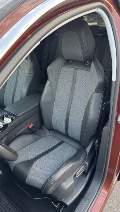 Peugeot 3008 1,2 Allure,god.06/2017,SERVISNA,90000KM, fotografija 16