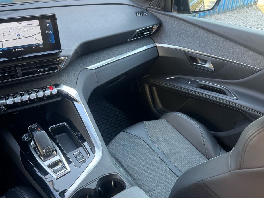 Peugeot 3008 1,2 AUTOMATIK / LED / NAVI / KAMERA / AMBIENT / JAMSTVO, fotografija 19