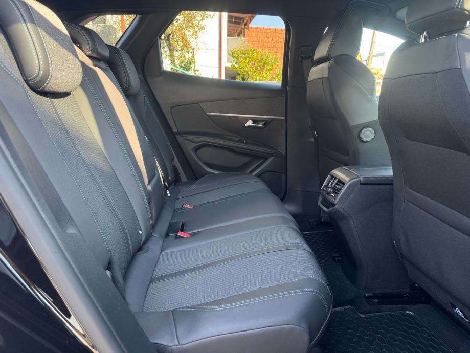 Peugeot 3008 1,2 AUTOMATIK / LED / NAVI / KAMERA / AMBIENT / JAMSTVO, fotografija 14