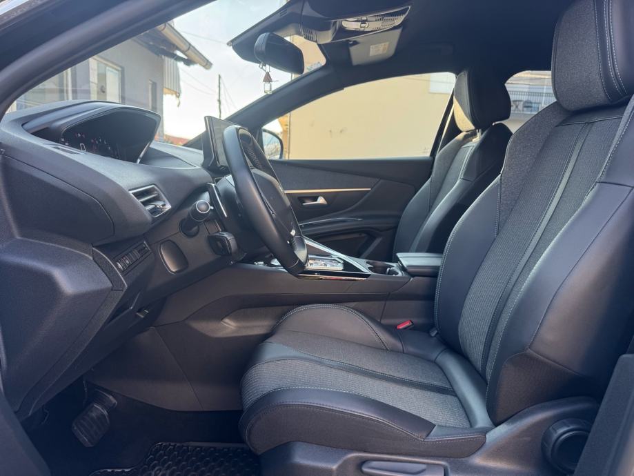Peugeot 3008 1,2 AUTOMATIK / LED / NAVI / KAMERA / AMBIENT / JAMSTVO, fotografija 18