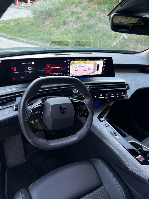 Peugeot 3008 1,2 Hybrid Allure, 360 kamere, radari, servisna!, fotografija 6