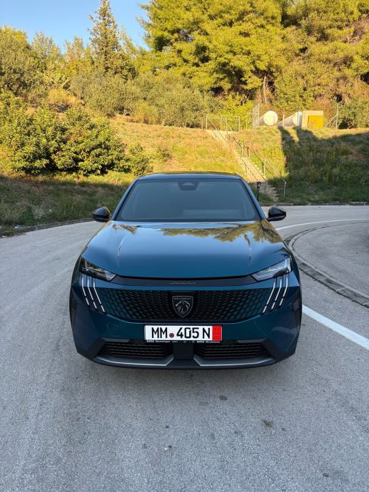 Peugeot 3008 1,2 Hybrid Allure, 360 kamere, radari, servisna!, fotografija 14