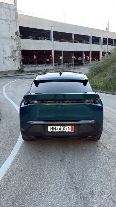Peugeot 3008 1,2 Hybrid Allure, 360 kamere, radari, servisna!, fotografija 2