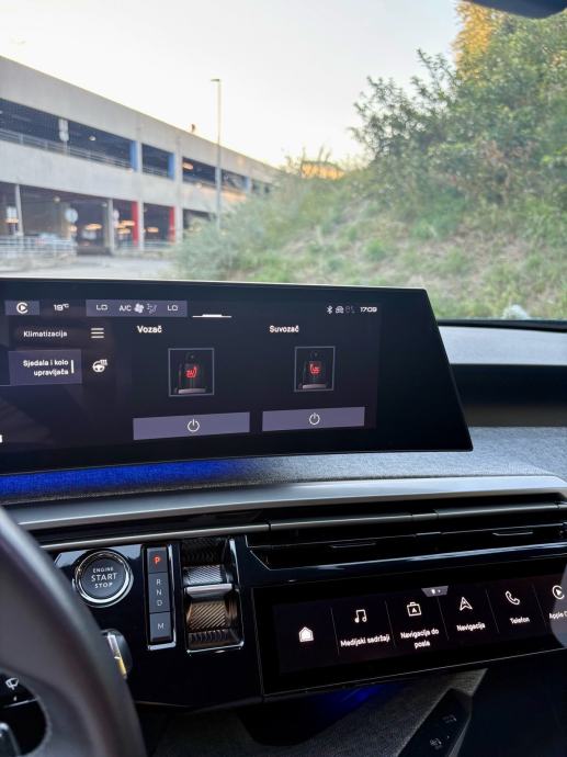 Peugeot 3008 1,2 Hybrid Allure, 360 kamere, radari, servisna!, fotografija 16