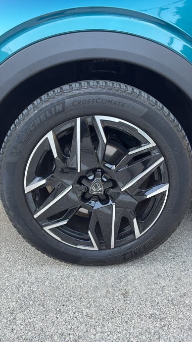 Peugeot 3008 1,2 Hybrid Allure, 360 kamere, radari, servisna!, fotografija 5