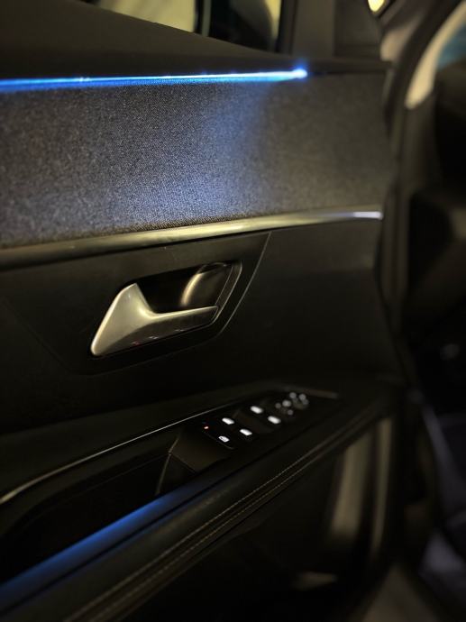 Peugeot 3008 1.2 PureTech 130 Allure - Automatik - Full LED - Virtual, fotografija 12