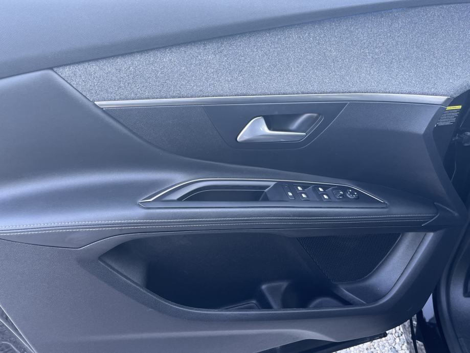 Peugeot 3008 1,2 PureTech Allure Business - LEASING BEZ UČEŠĆA I JAMCA, fotografija 16