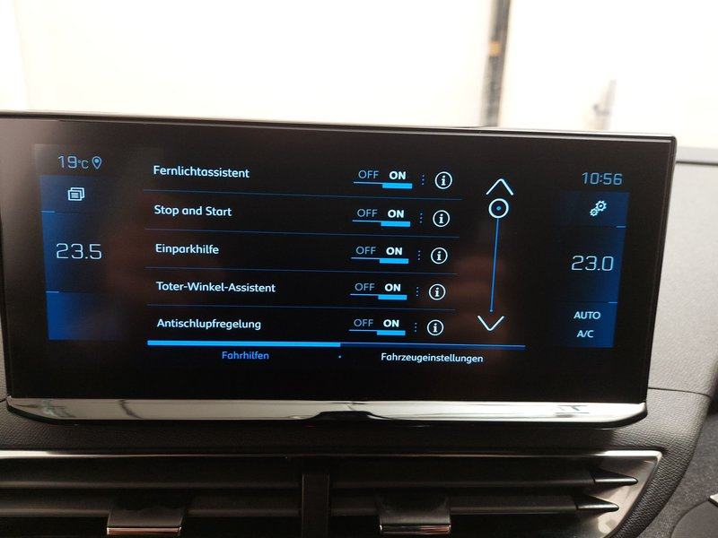 Peugeot 3008 1.2 PureTech Allure • LED • digitalni instrumenti, fotografija 18