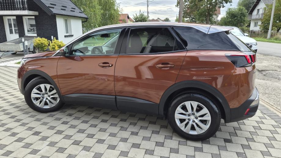 Peugeot 3008 1,2 PureTech automatik 130 KS - STYLE - KAO NOVI -, fotografija 4