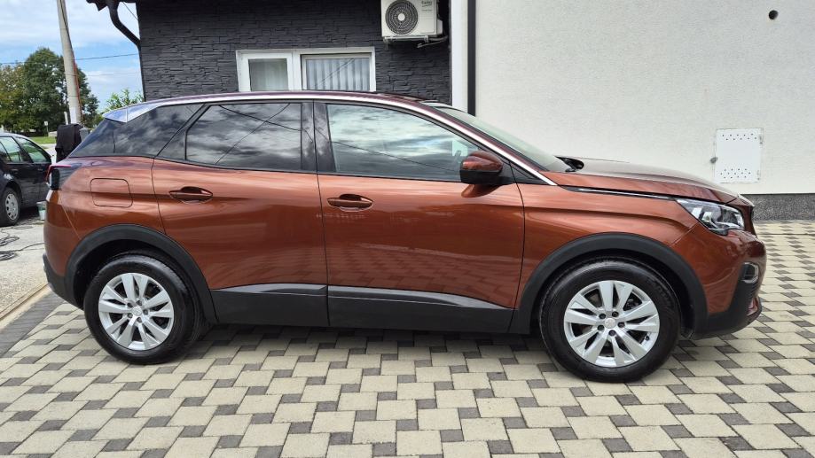 Peugeot 3008 1,2 PureTech automatik 130 KS - STYLE - KAO NOVI -, fotografija 9