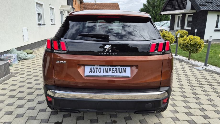 Peugeot 3008 1,2 PureTech automatik 130 KS - STYLE - KAO NOVI -, fotografija 11