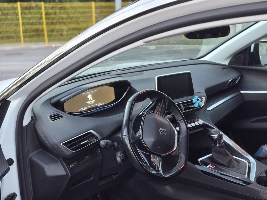 Peugeot 3008 1,2 PureTech, fotografija 6