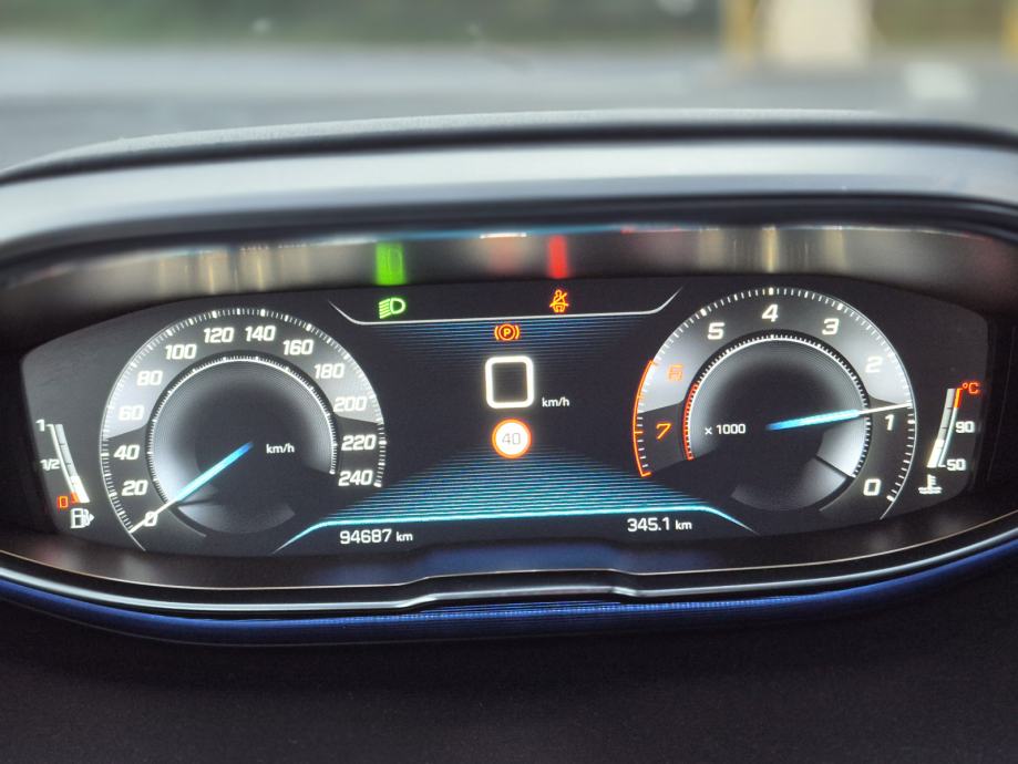 Peugeot 3008 1,2 PureTech, fotografija 7
