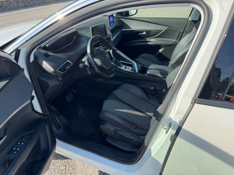 Peugeot 3008 1,2 PureTech, fotografija 5