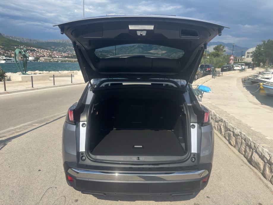 Peugeot 3008 Allure 2022g - 1.2 130ks/96kw **samo 21 000km**, fotografija 12