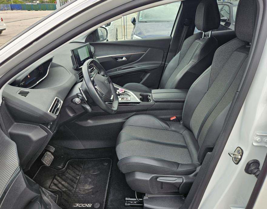 PEUGEOT 3008 1,2 TURBO 130 KS • AUTOMATIK • NOVI VELIKI I MALI SERVIS, fotografija 9