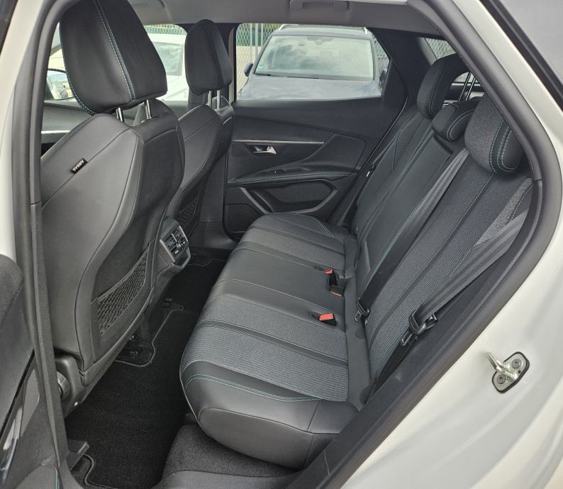 PEUGEOT 3008 1,2 TURBO 130 KS • AUTOMATIK • NOVI VELIKI I MALI SERVIS, fotografija 10