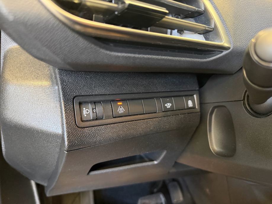 Peugeot 3008 1,5 blue-HDI,96 KW, LED, NAVI, KAMERA,REG 8/27,JAMSTVO!, fotografija 17