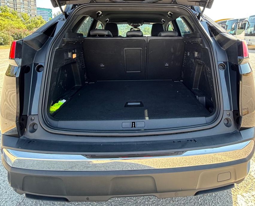 Peugeot 3008 1.5 BlueHDi 130 EAT8 Allure Pack-Reg do 09/27, fotografija 10