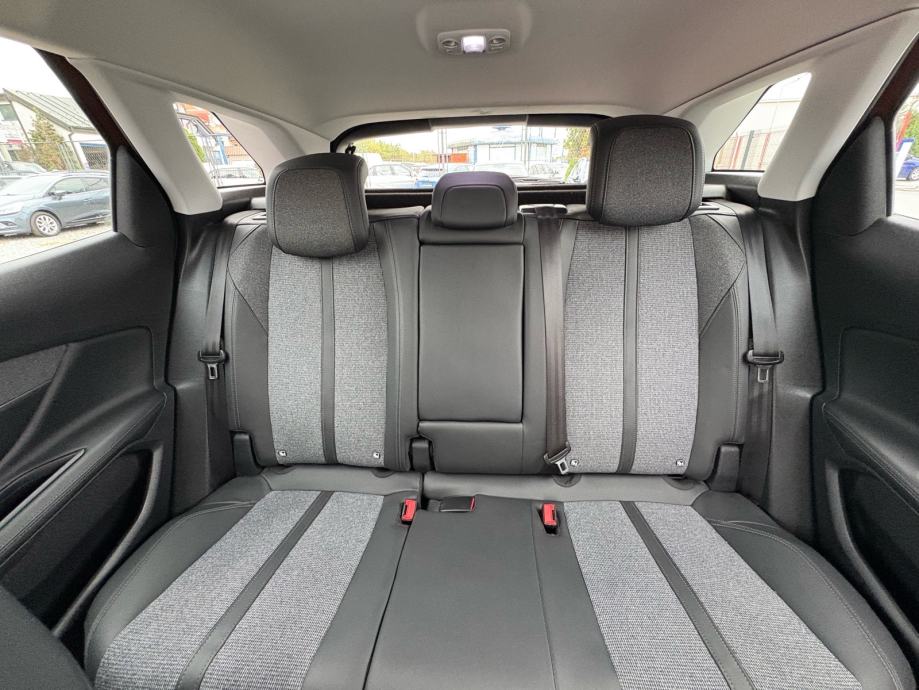 Peugeot 3008 1,5 BlueHDI Allure, fotografija 13
