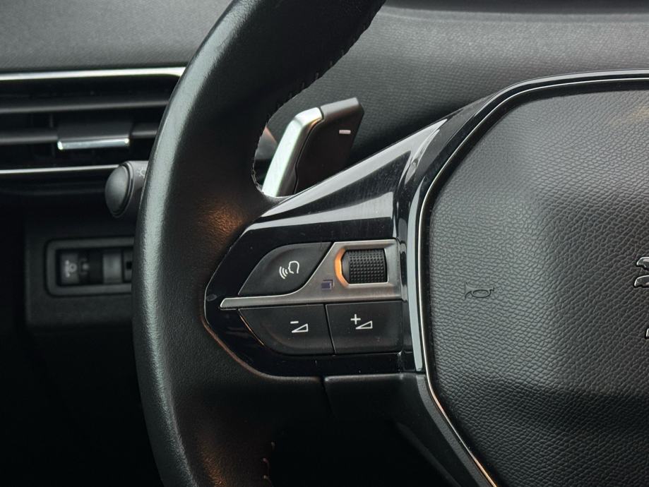 Peugeot 3008 1,5 BlueHDI AT8 - Alu 18”•Veliki servis - Lanac 8 mm•Navi, fotografija 19