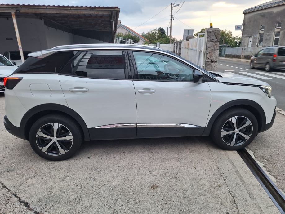 Peugeot 3008 1,5 BlueHDI automatik ALLUR /Virtual/Led, fotografija 8