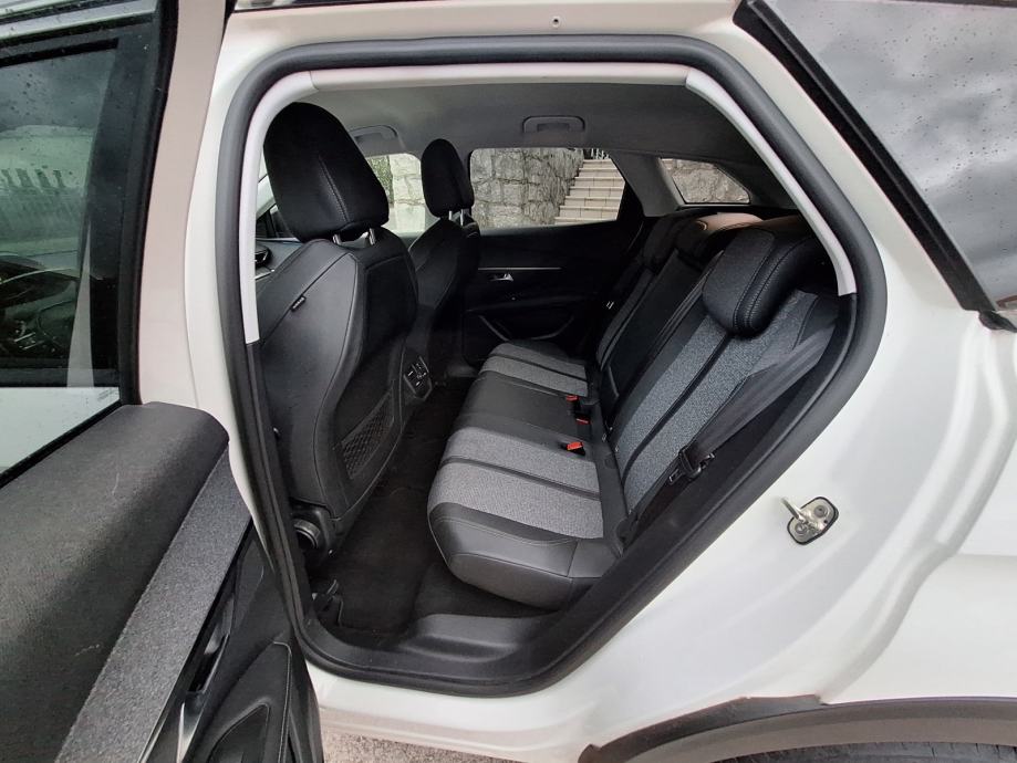 Peugeot 3008 1,5 BlueHDI automatik ALLUR /Virtual/Led, fotografija 18