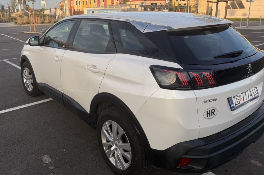 Peugeot 3008 1,5 BlueHDI EAT8 VIRTUAL FULL LED VLASNICA, fotografija 4