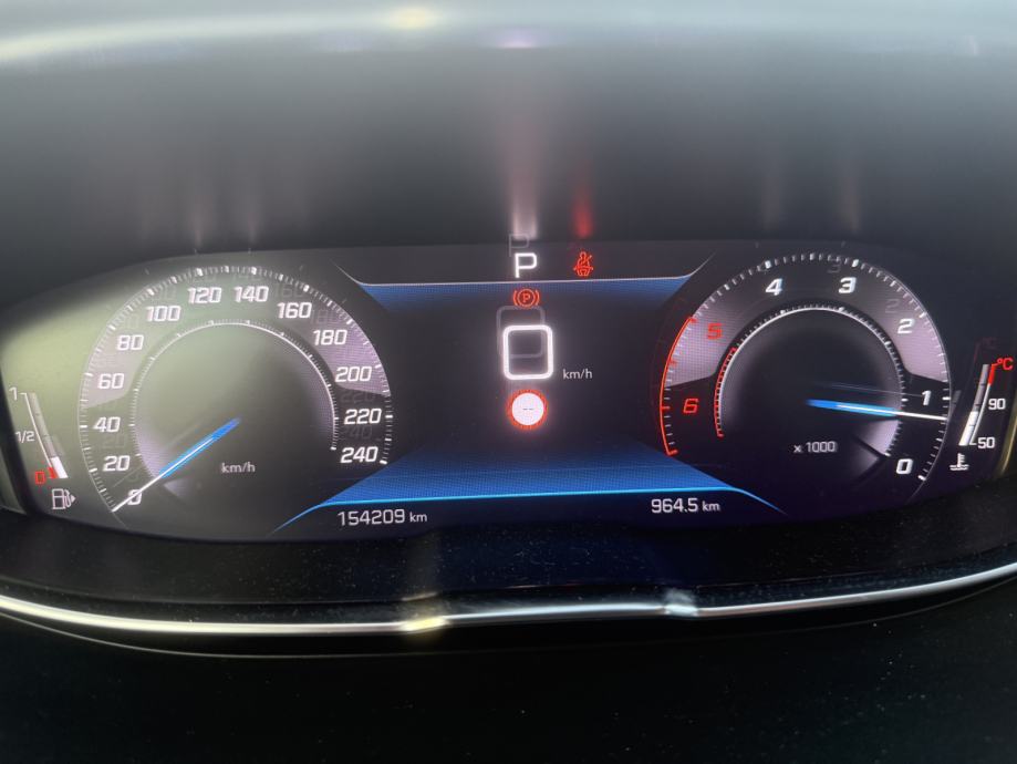 Peugeot 3008 1,5 BlueHDI EAT8 VIRTUAL FULL LED VLASNICA, fotografija 11