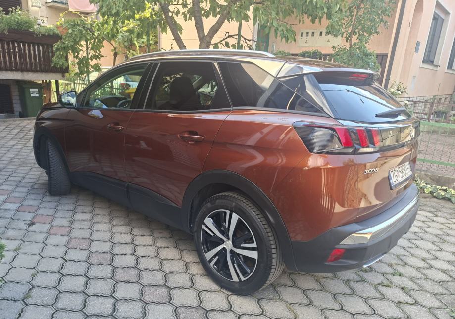 Peugeot 3008 1,5 BlueHDI- DIESEL, PRVI VLASNIK, fotografija 6