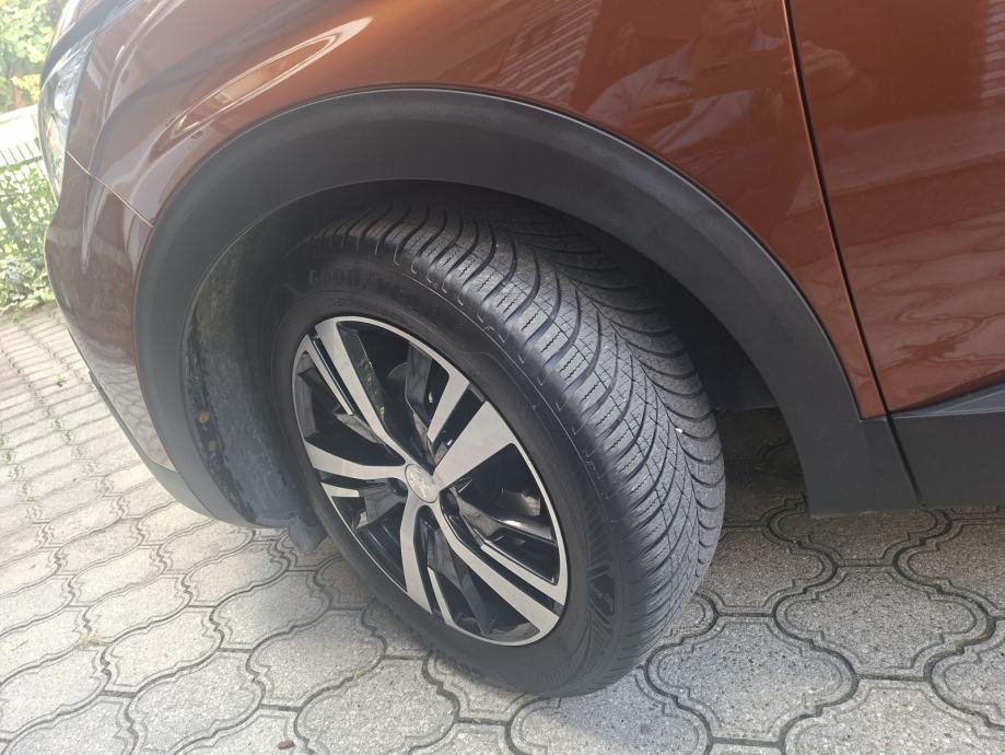 Peugeot 3008 1,5 BlueHDI- DIESEL, PRVI VLASNIK, fotografija 11