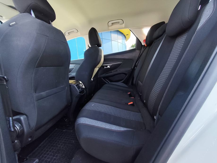 Peugeot 3008 1,5 BlueHDI, fotografija 12